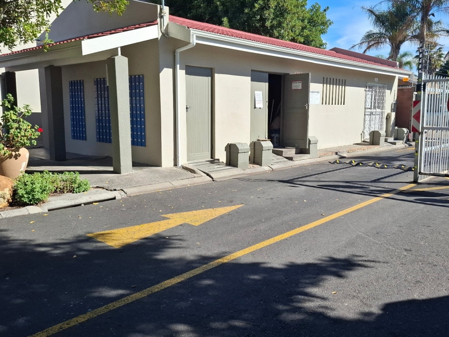 2 Bedroom Property for Sale in Oakglen Western Cape